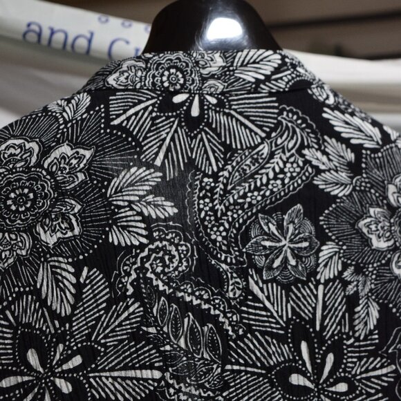 Sag Harbor Woman Black & White Button Front Blouse, Size 1X - Picture 5 of 13